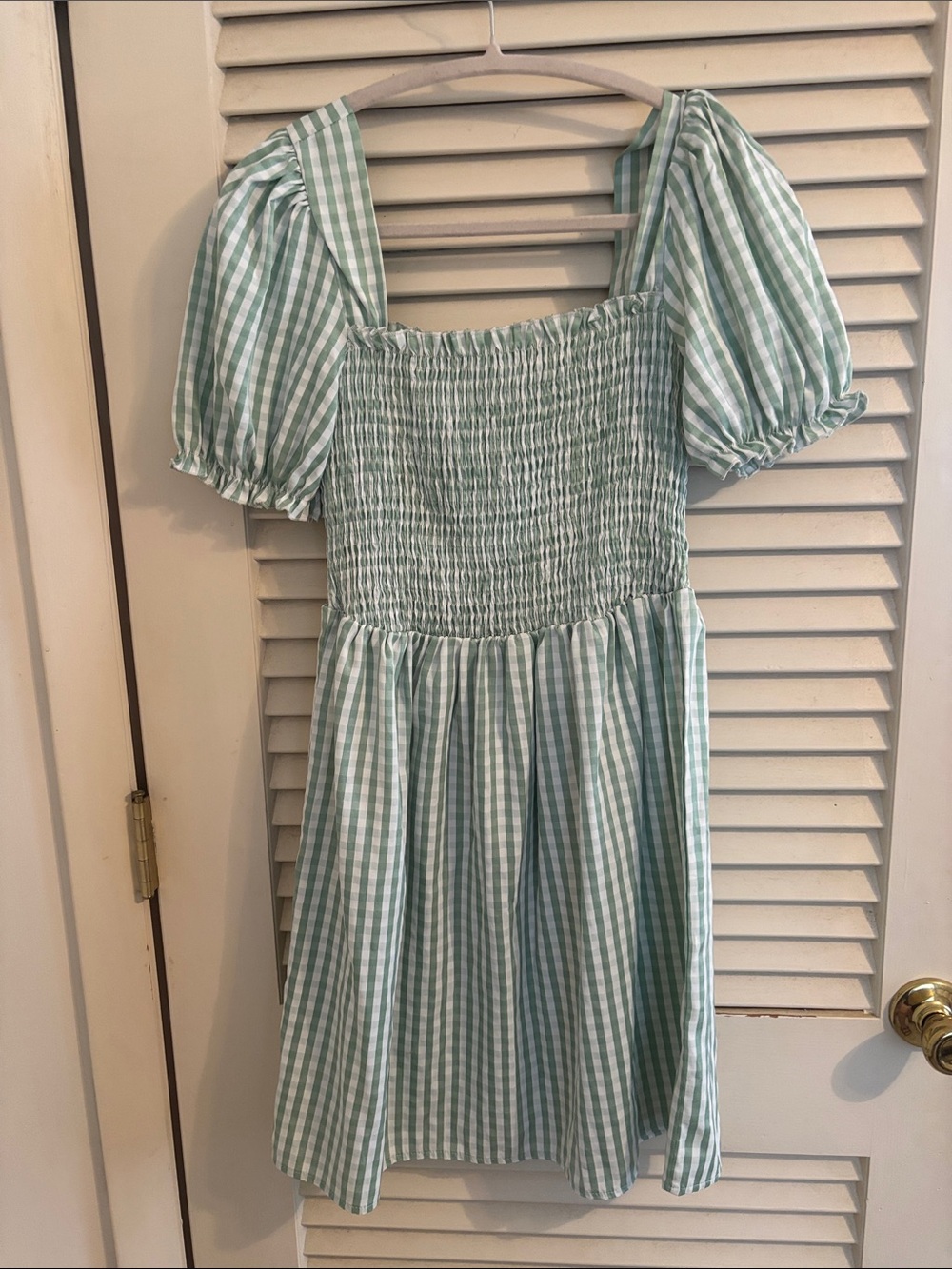Missguided + Mint Green Gingham Smocked Puff-Sleeve Dress